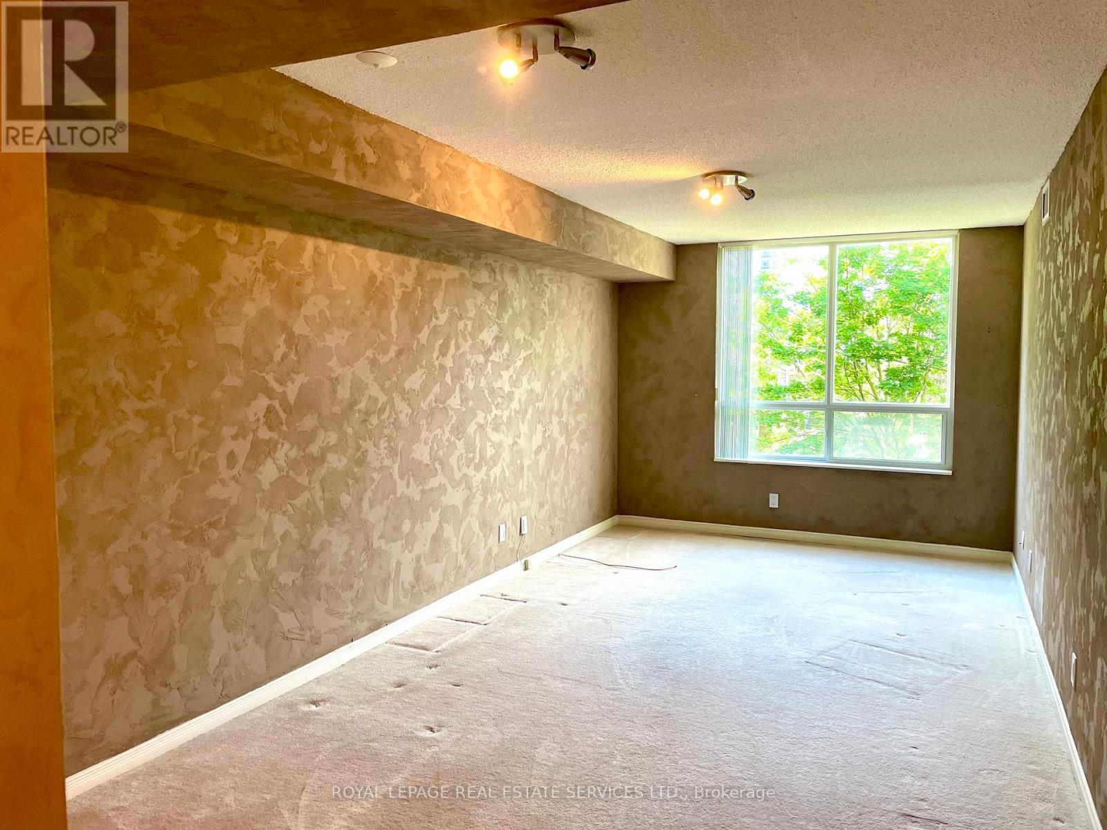 #203 29 NORTHERN HEIGHTS DRIVE - Image 30