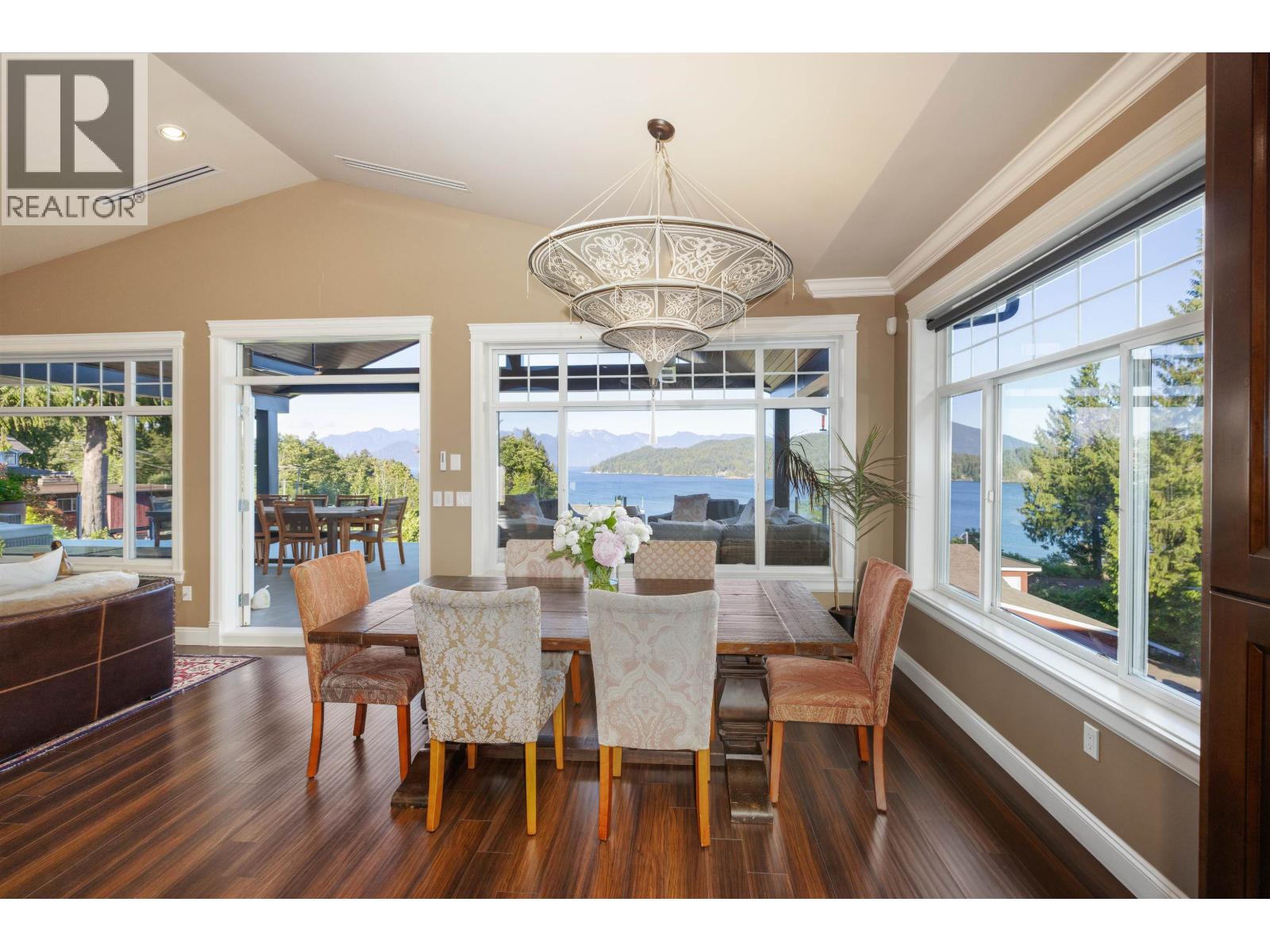 586-588 NORTH FLETCHER ROAD, Gibsons