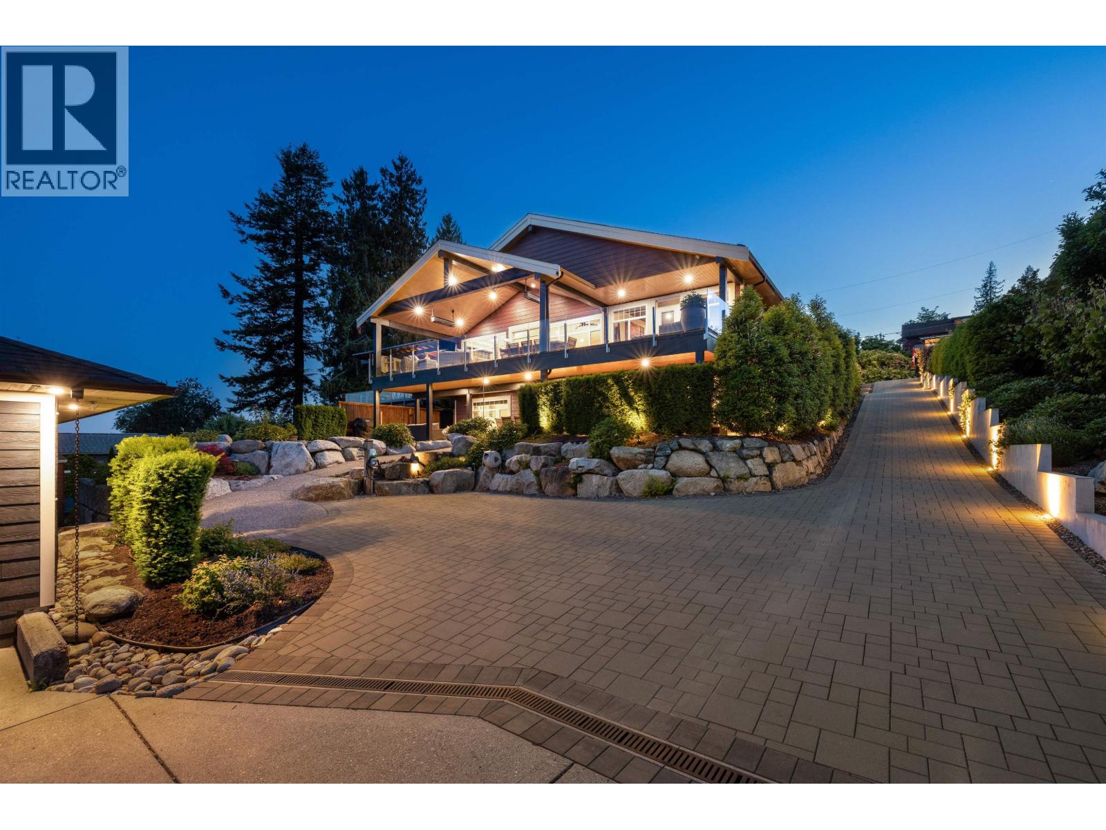 586-588 NORTH FLETCHER ROAD, Gibsons