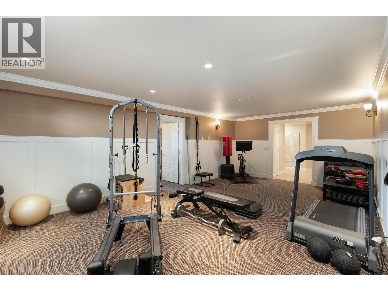 586-588 NORTH FLETCHER ROAD, Gibsons