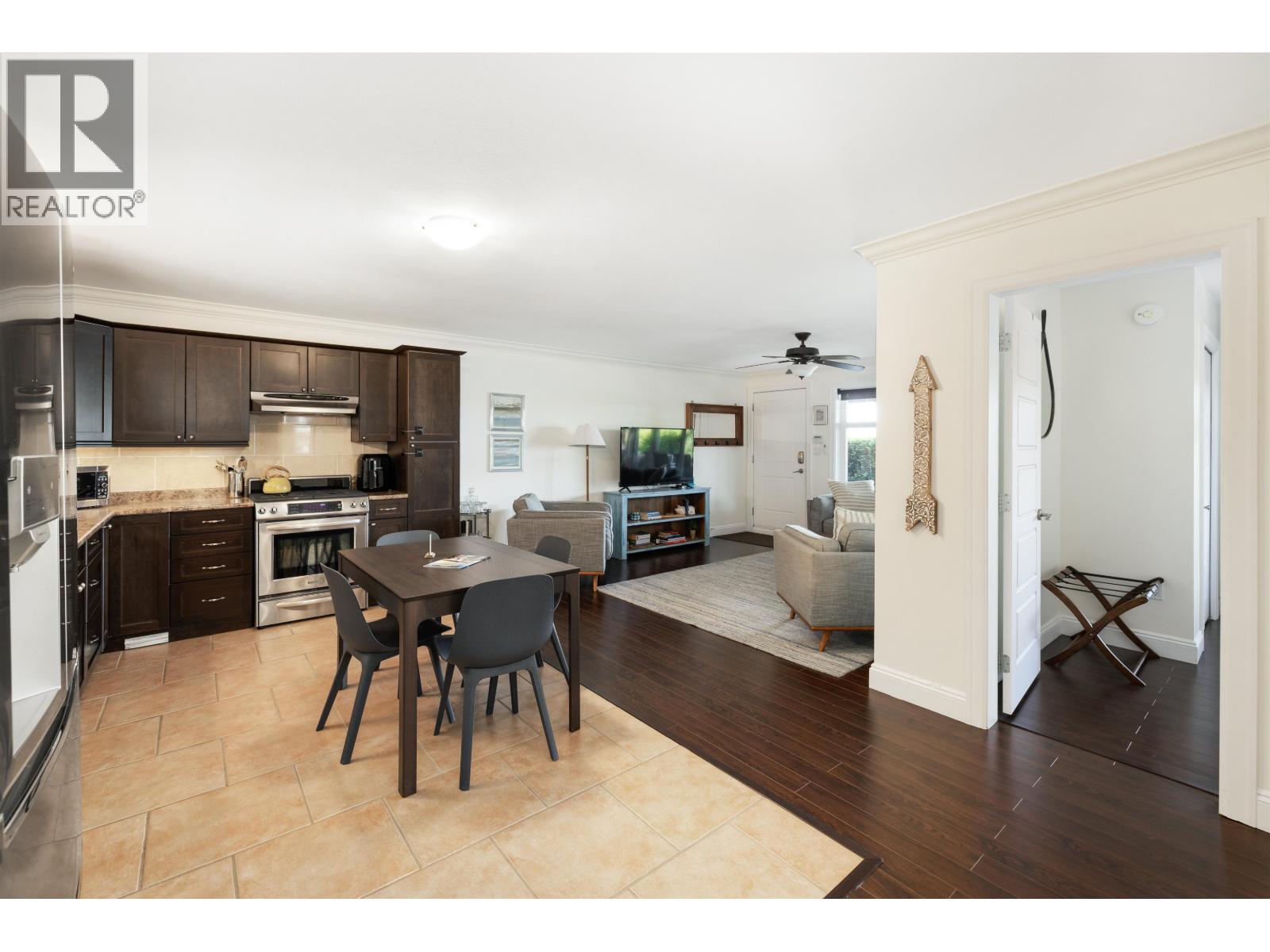 586-588 NORTH FLETCHER ROAD, Gibsons