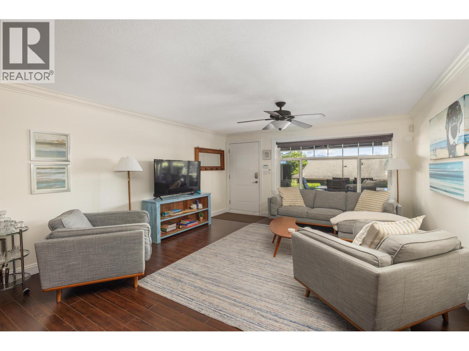 586-588 NORTH FLETCHER ROAD, Gibsons
