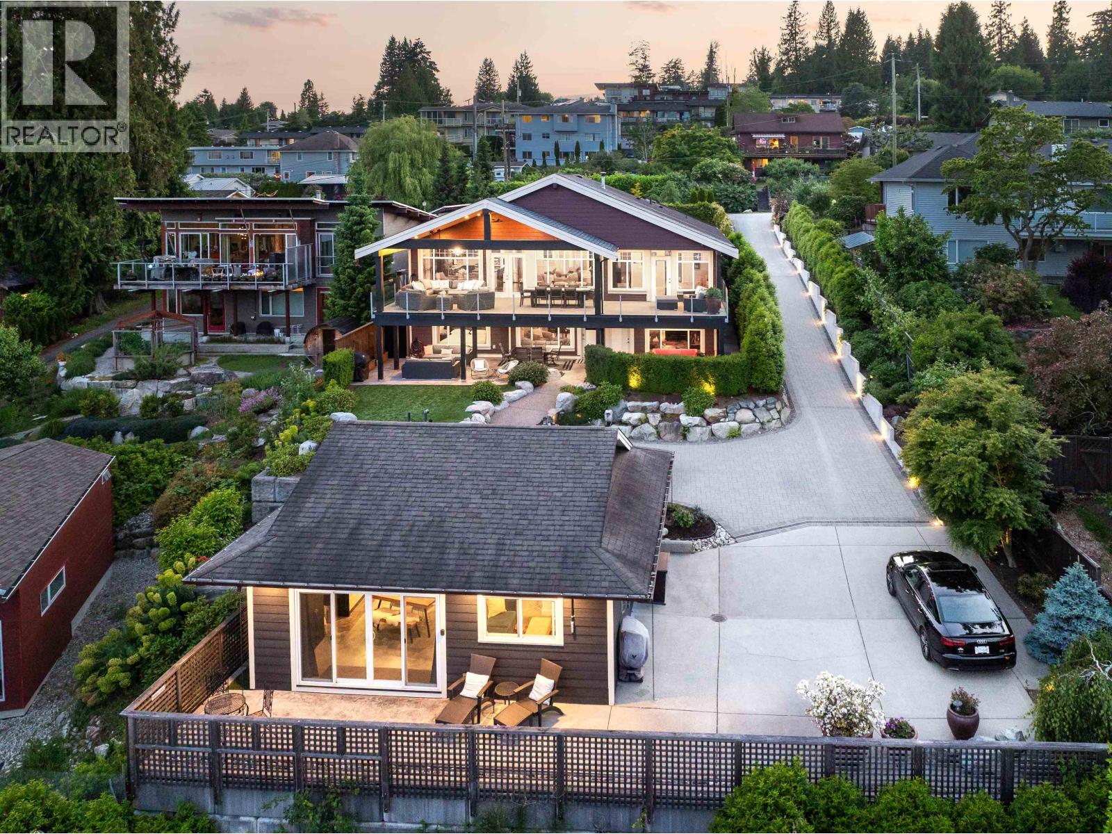 586-588 NORTH FLETCHER ROAD, Gibsons