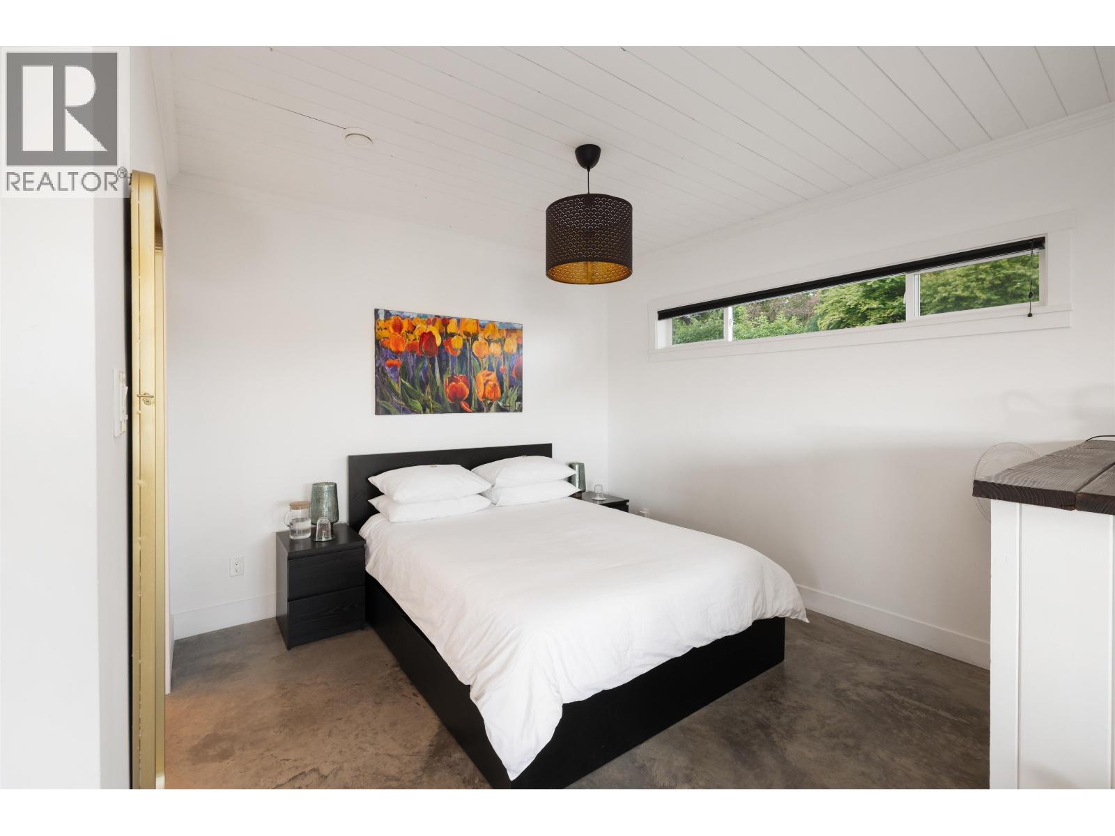 586-588 NORTH FLETCHER ROAD, Gibsons