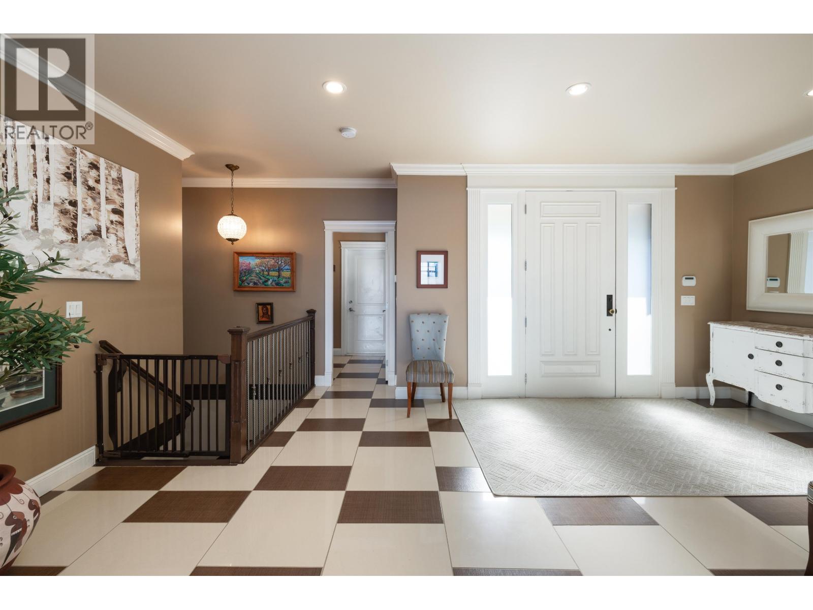 586-588 NORTH FLETCHER ROAD, Gibsons