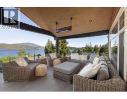 586-588 North Fletcher Road, Gibsons, BC V0N1V9 Photo 11