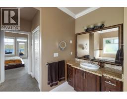 586-588 North Fletcher Road, Gibsons, BC V0N1V9 Photo 17