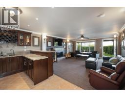 586-588 North Fletcher Road, Gibsons, BC V0N1V9 Photo 22
