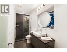 586-588 North Fletcher Road, Gibsons, BC V0N1V9 Photo 35