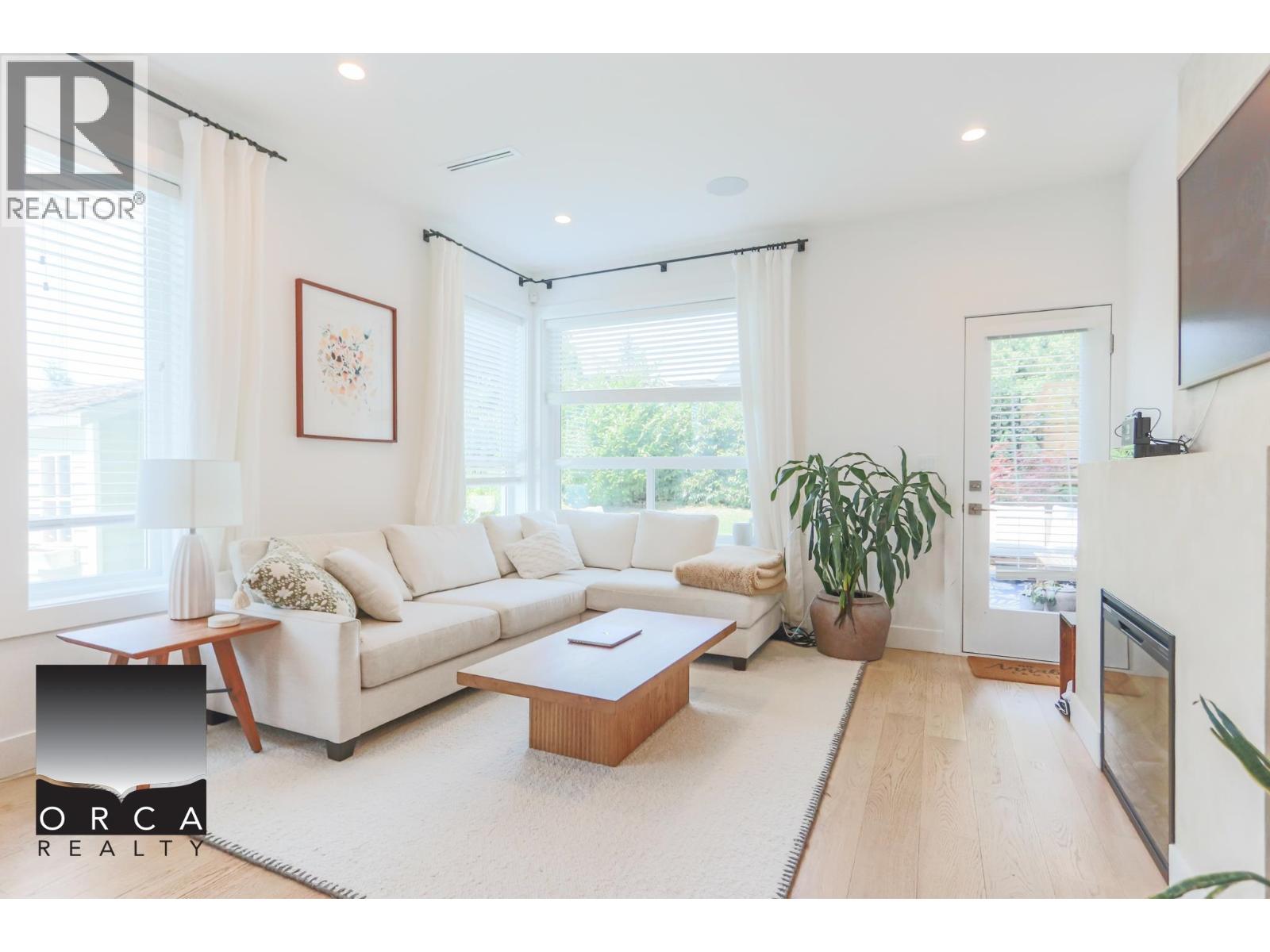 116 W WINDSOR ROAD