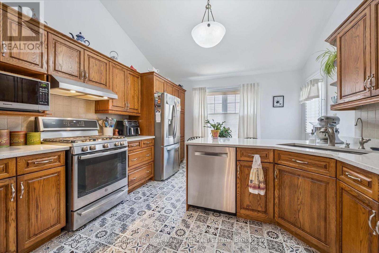 375 GORDON STREET - 10