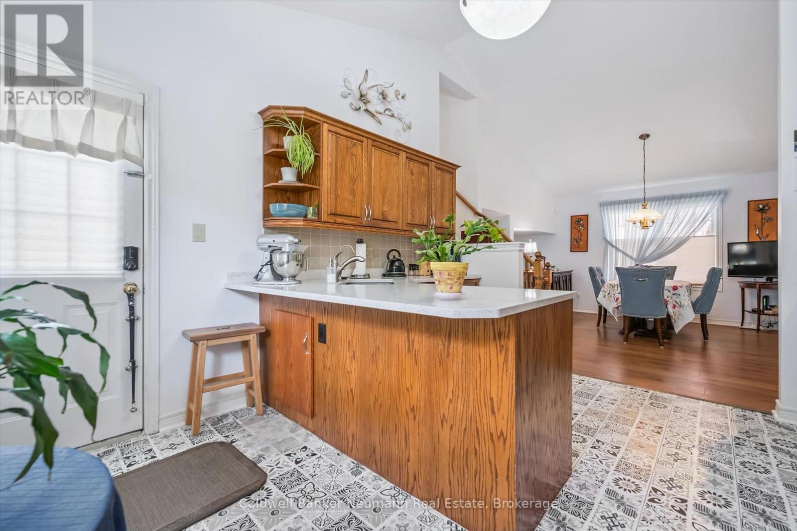 375 GORDON STREET - 14