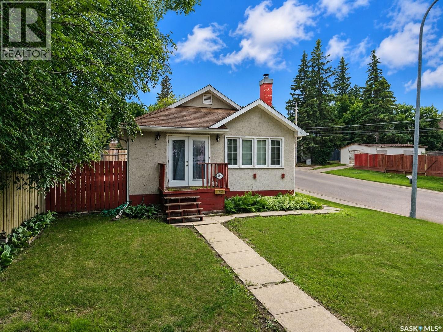 385 19th STREET W - 1
