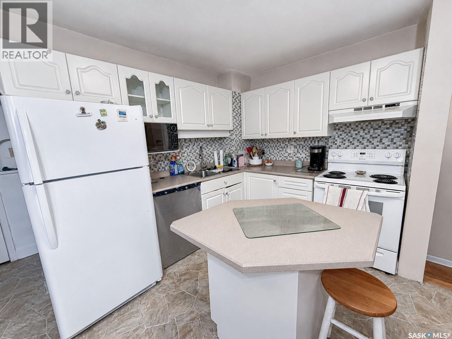 385 19th STREET W - 4