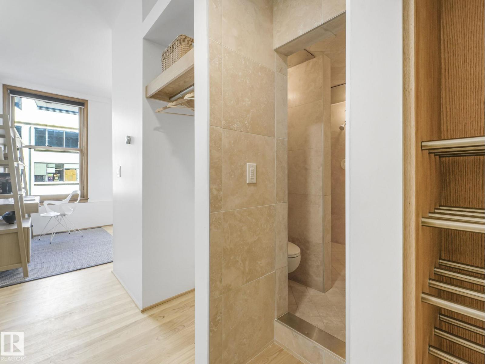 #807 10134 100 ST NW - 4