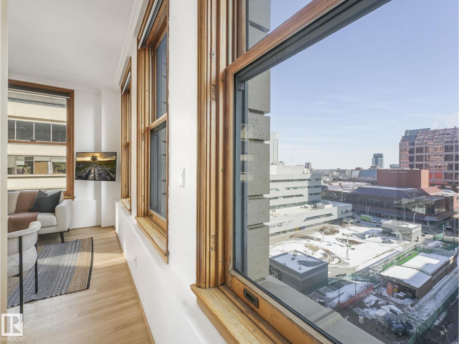 #807 10134 100 ST NW - 29