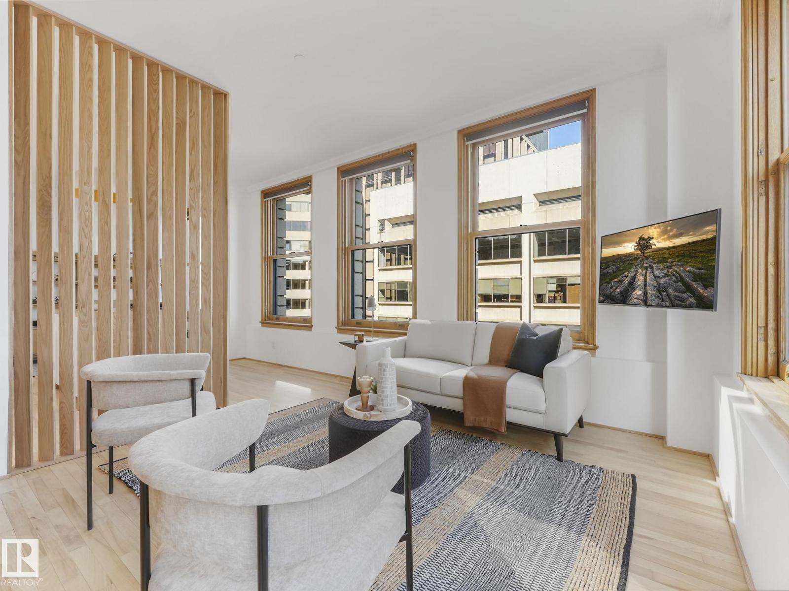 #807 10134 100 ST NW - 18
