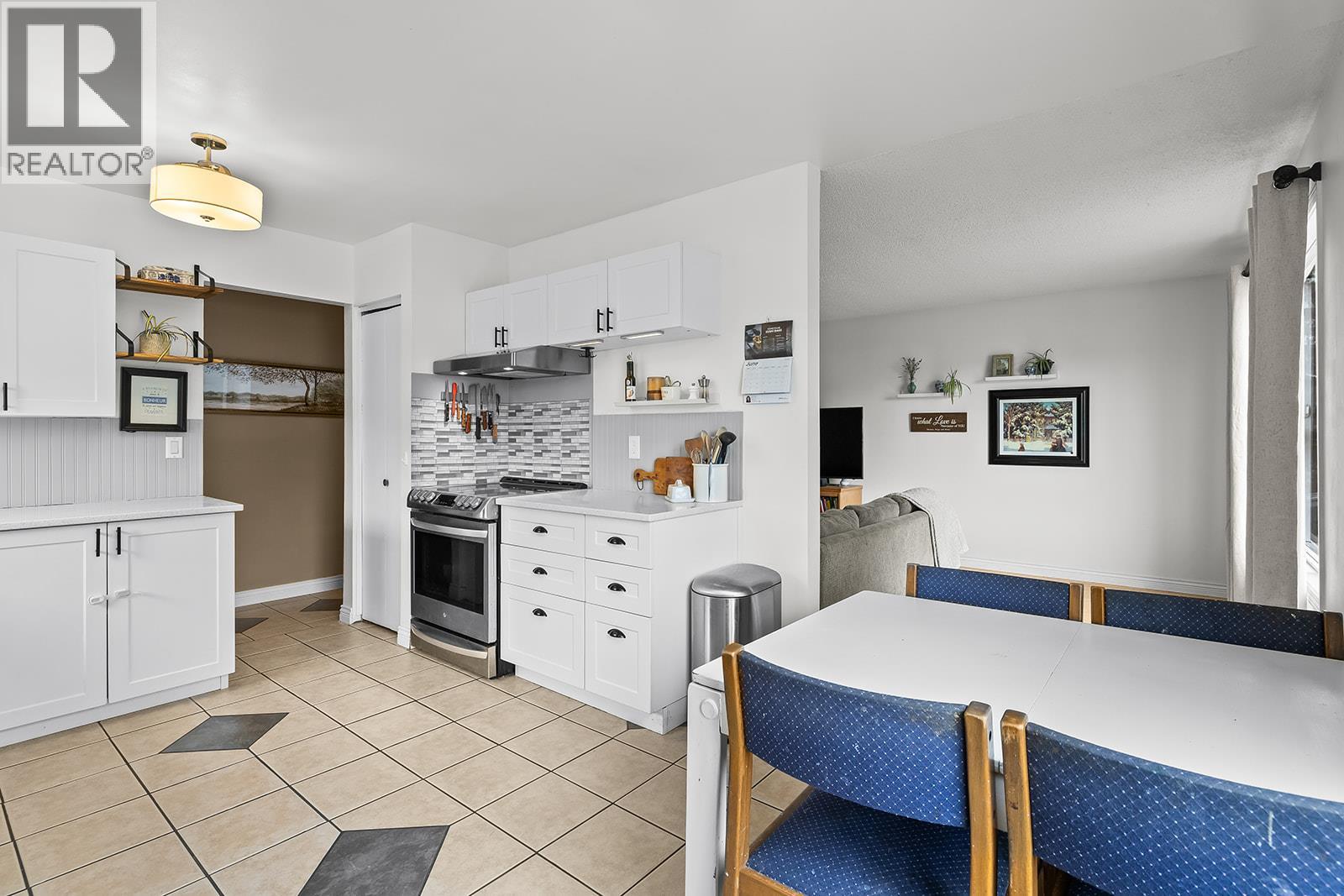  2447 Margaret Road, West Kelowna