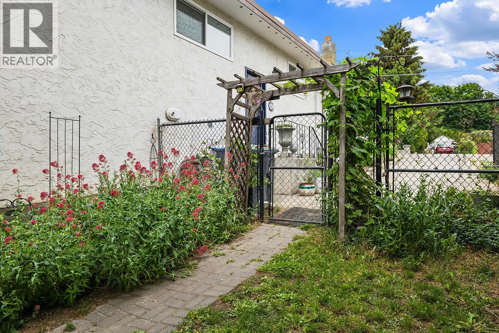  2447 Margaret Road, West Kelowna