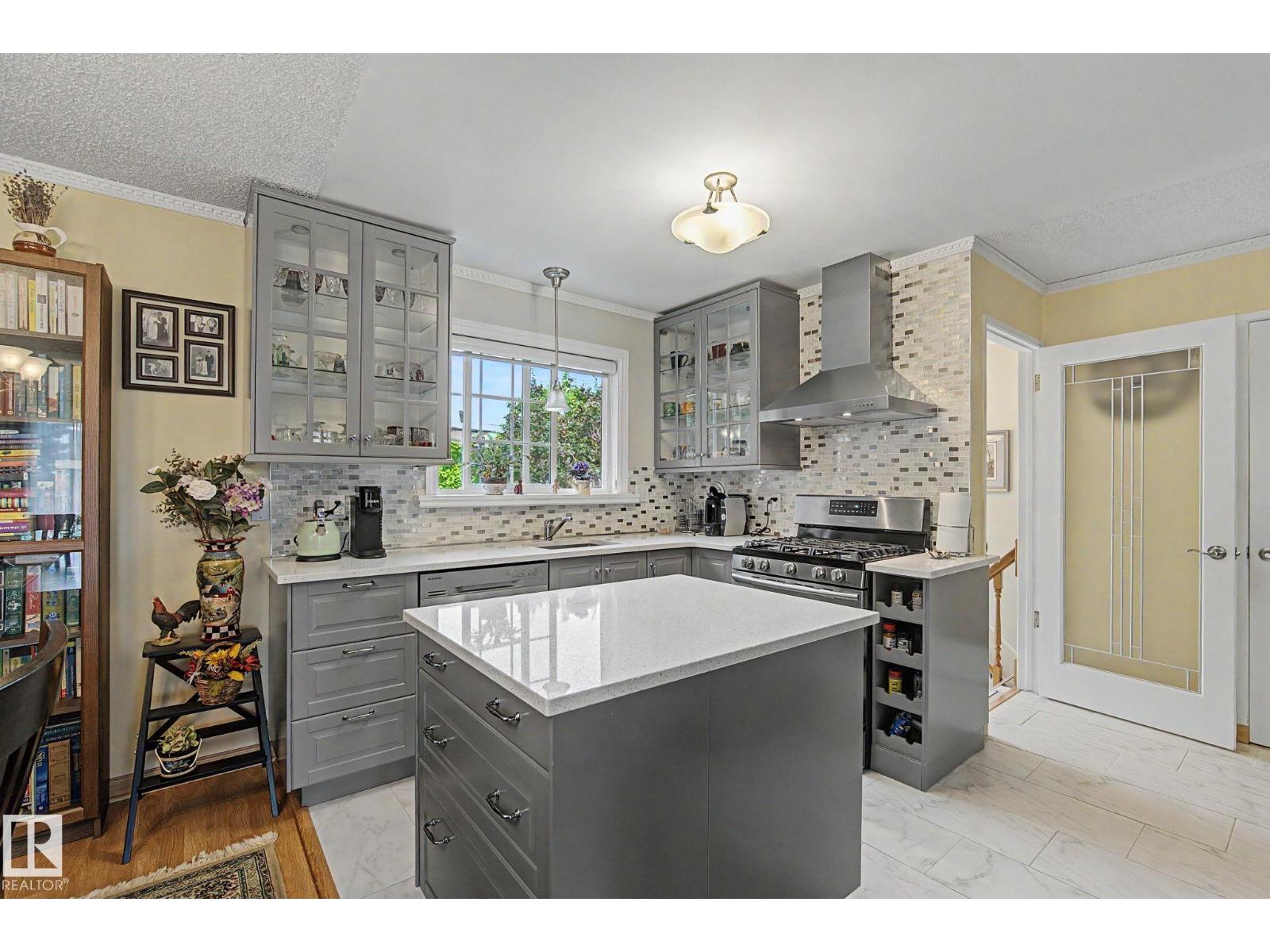11638 123 ST NW NW - 17