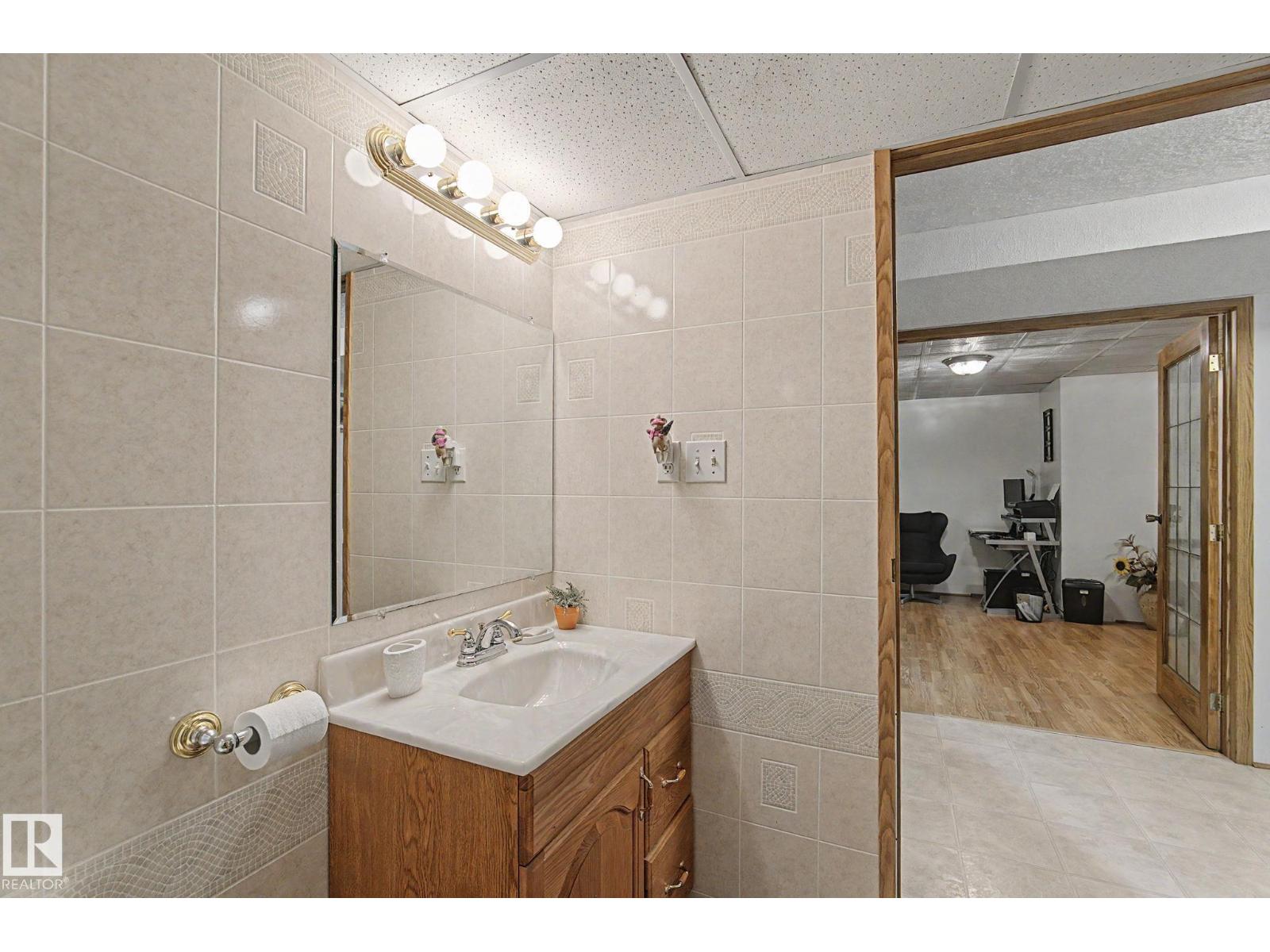 11638 123 ST NW NW - 35