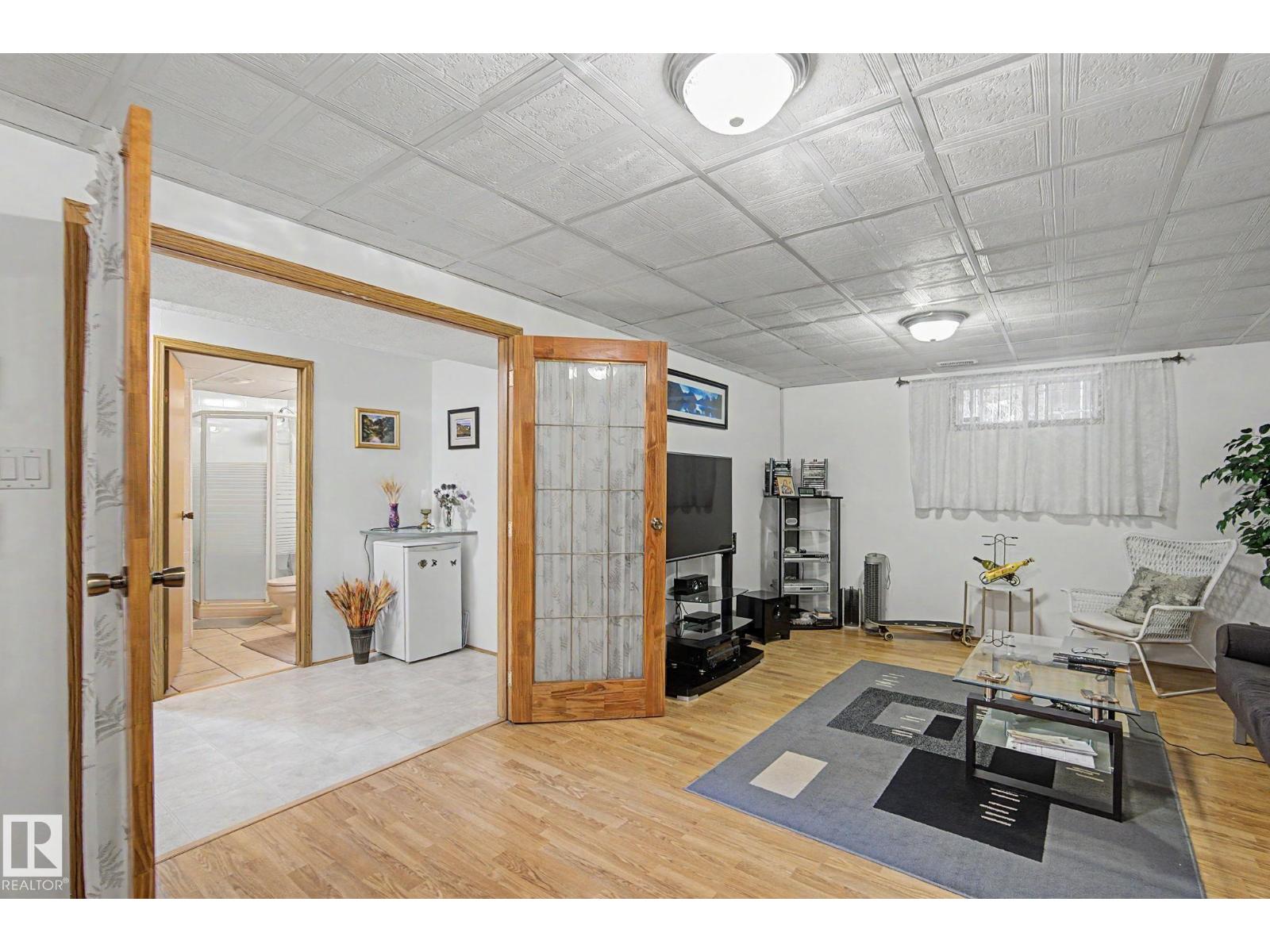 11638 123 ST NW NW - 43