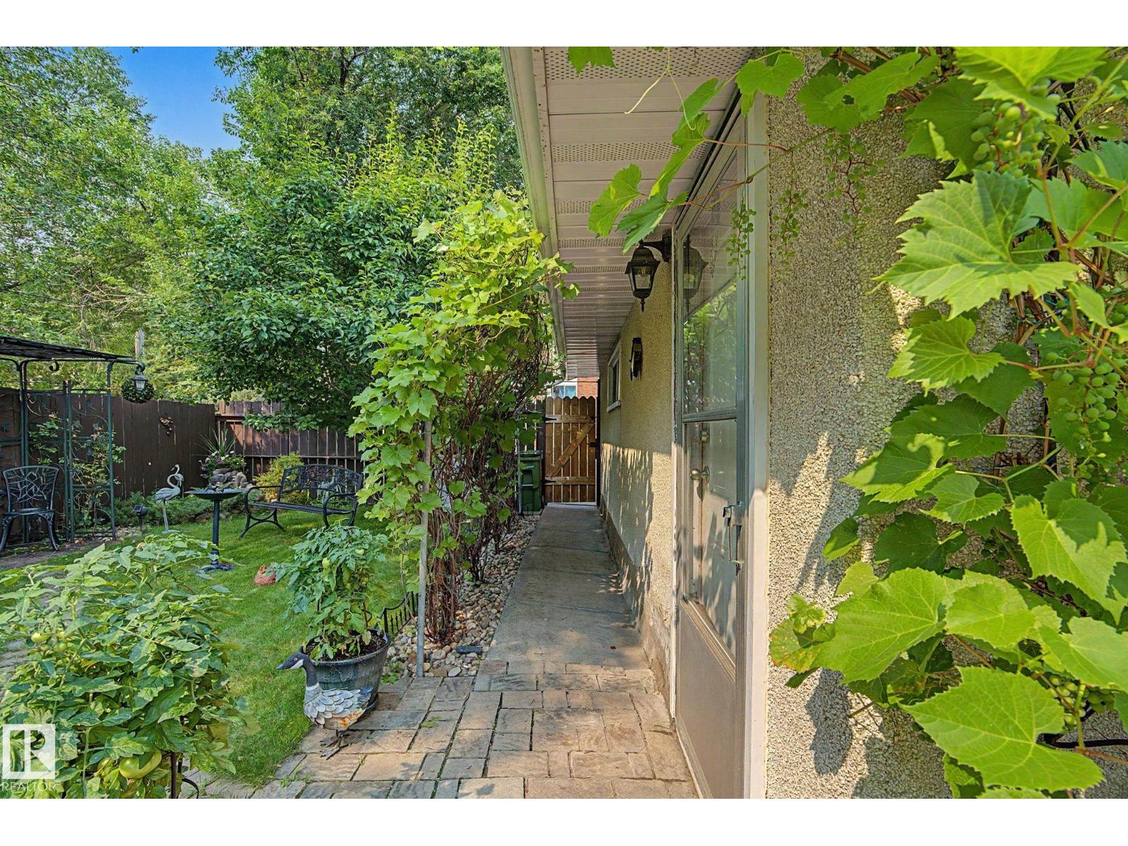 11638 123 ST NW NW - 71