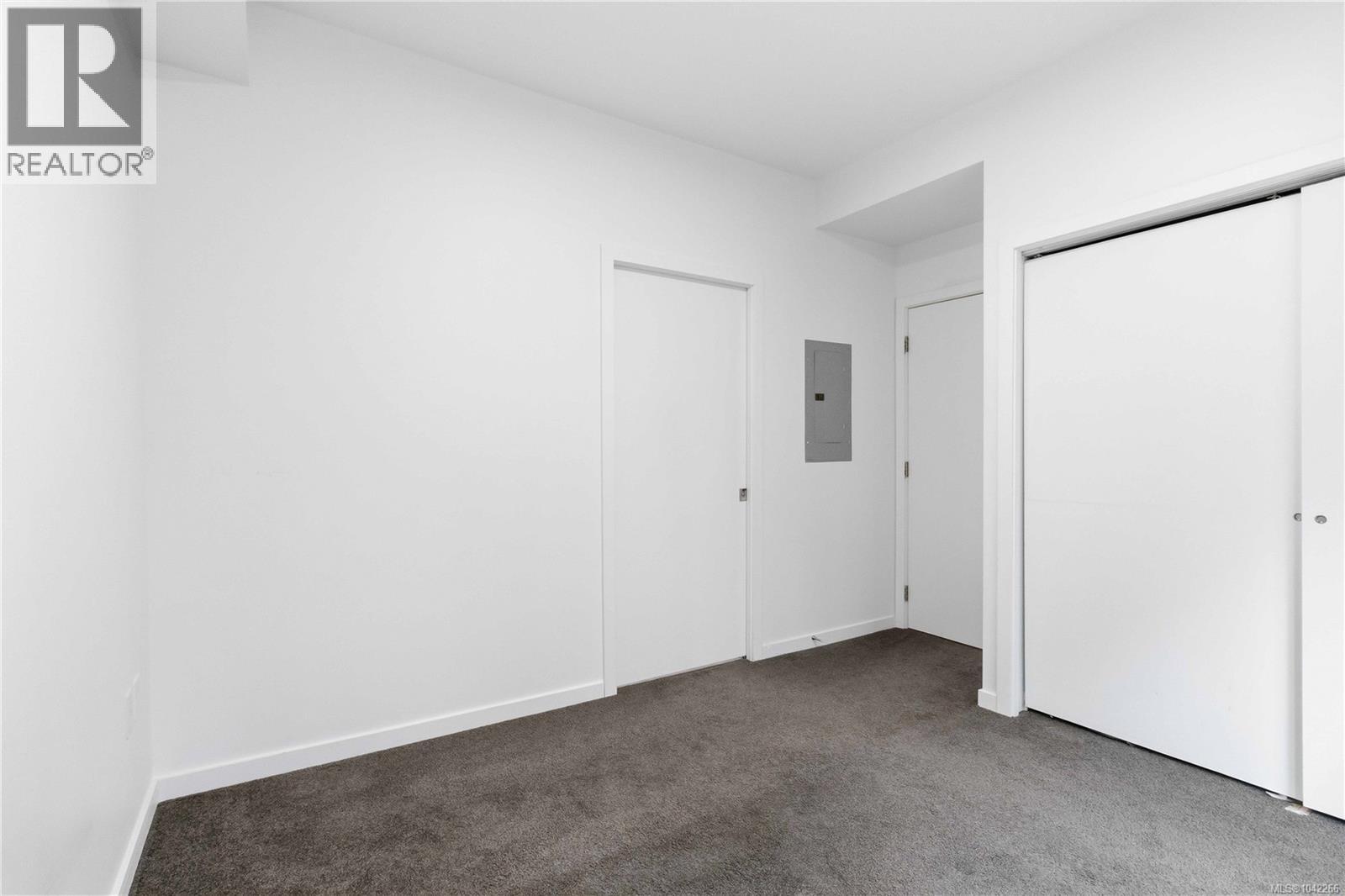 #203 4050 Douglas St - 22