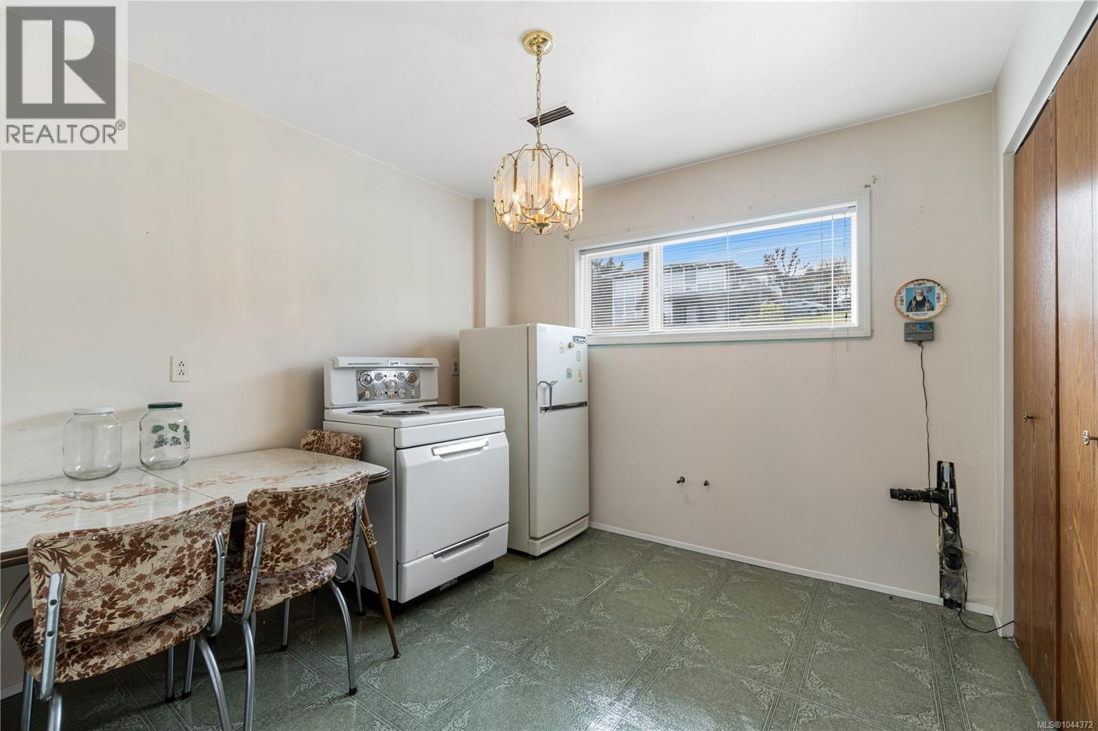 2840 Haliday Cres - 28