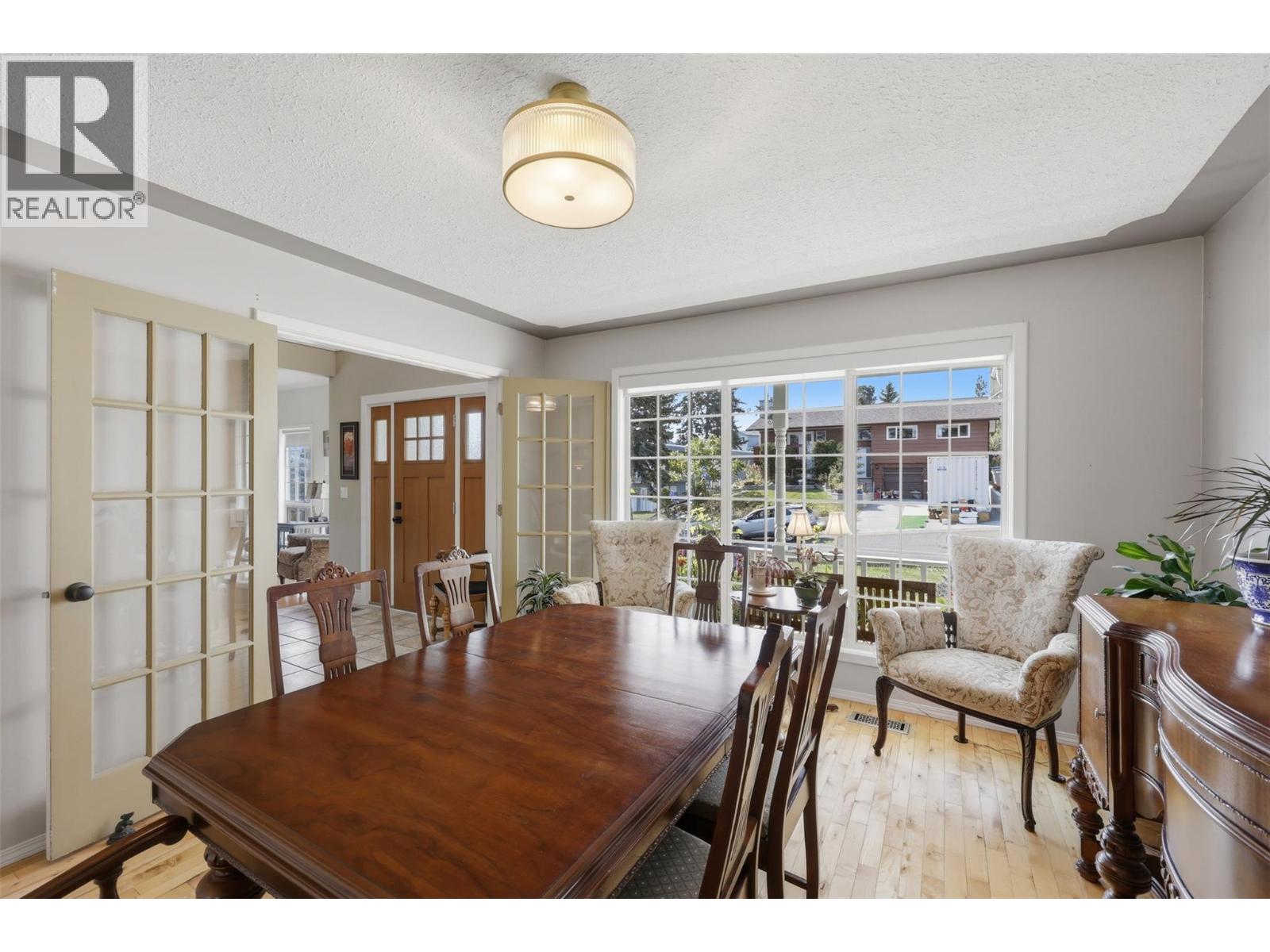 294 Robson Drive - 16