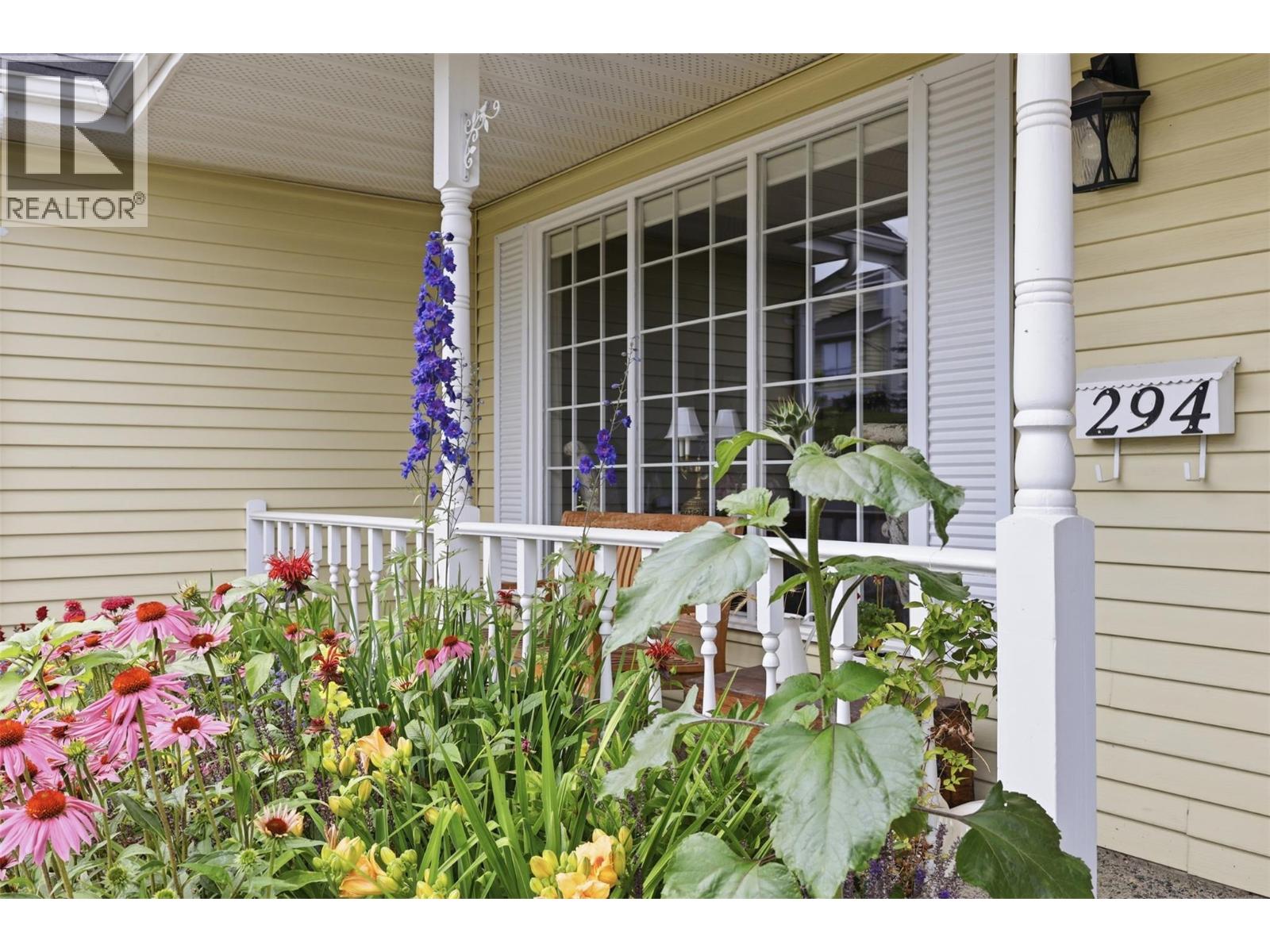 294 Robson Drive - 7