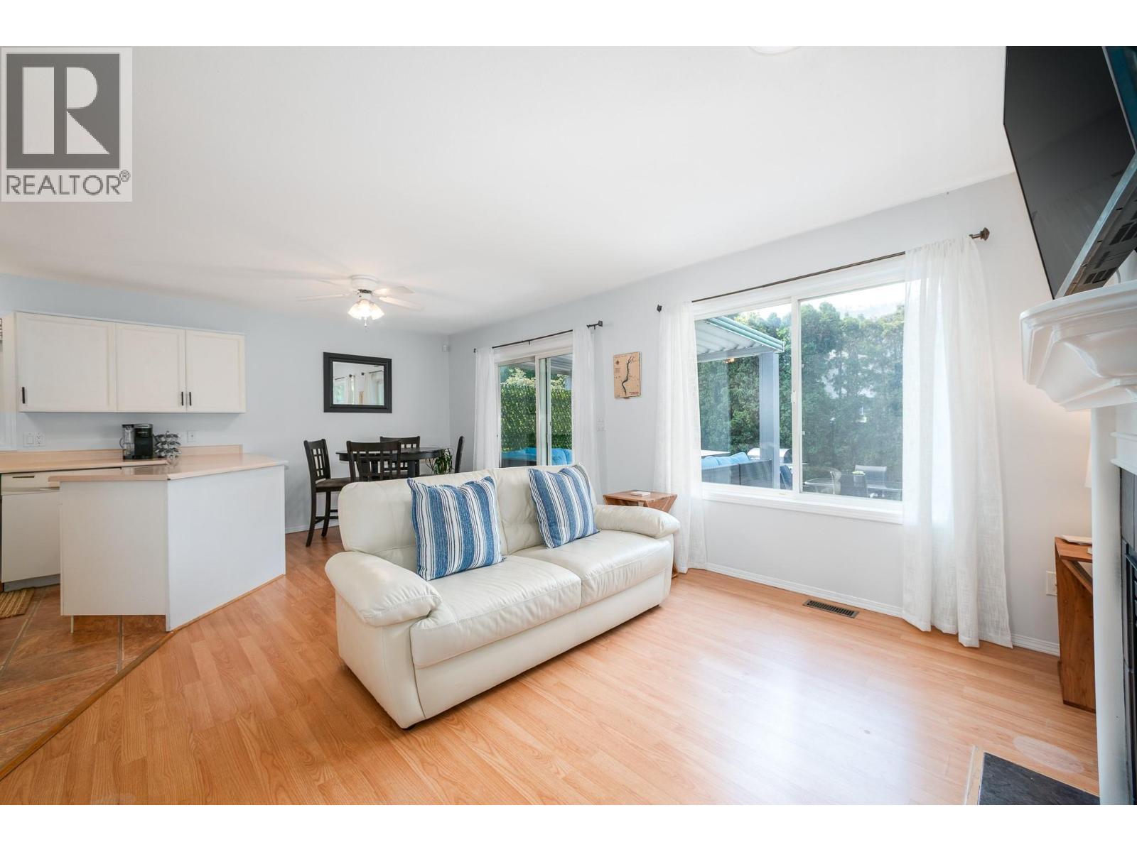 110 Wyndham Crescent - 32