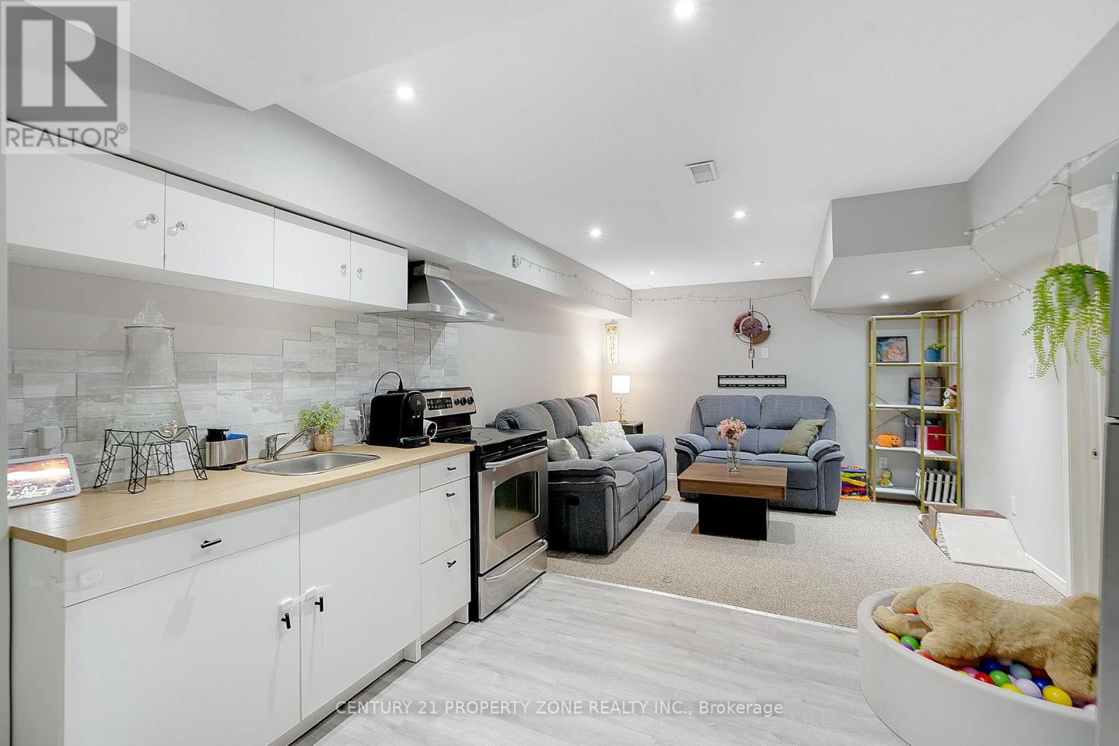 550 STONEHENGE DRIVE - 30