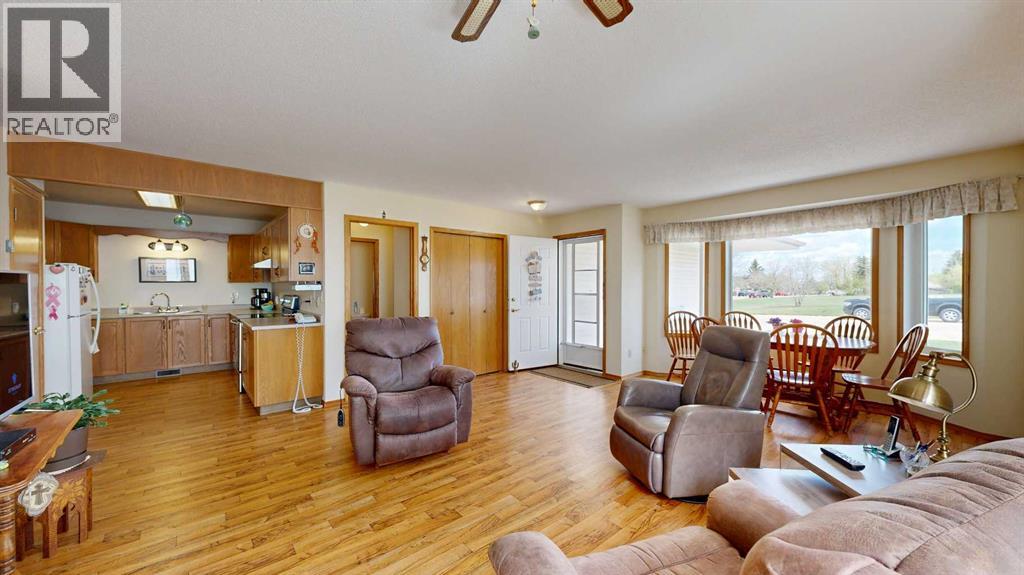 Listing photo – 3912 64 Street, Stettler