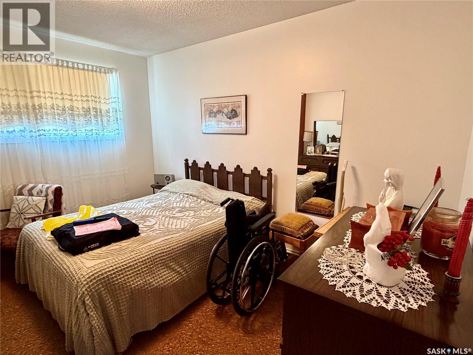 1110 Carleton STREET - 20