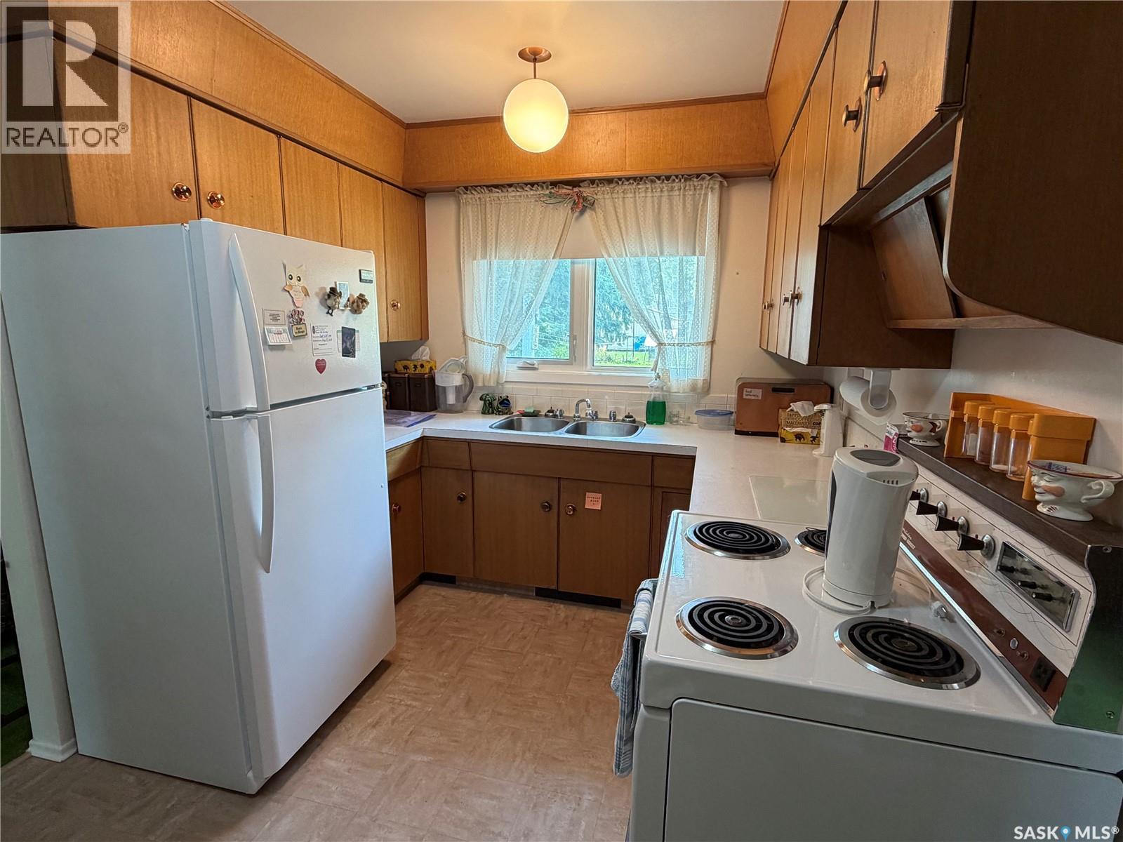 1110 Carleton STREET - 5
