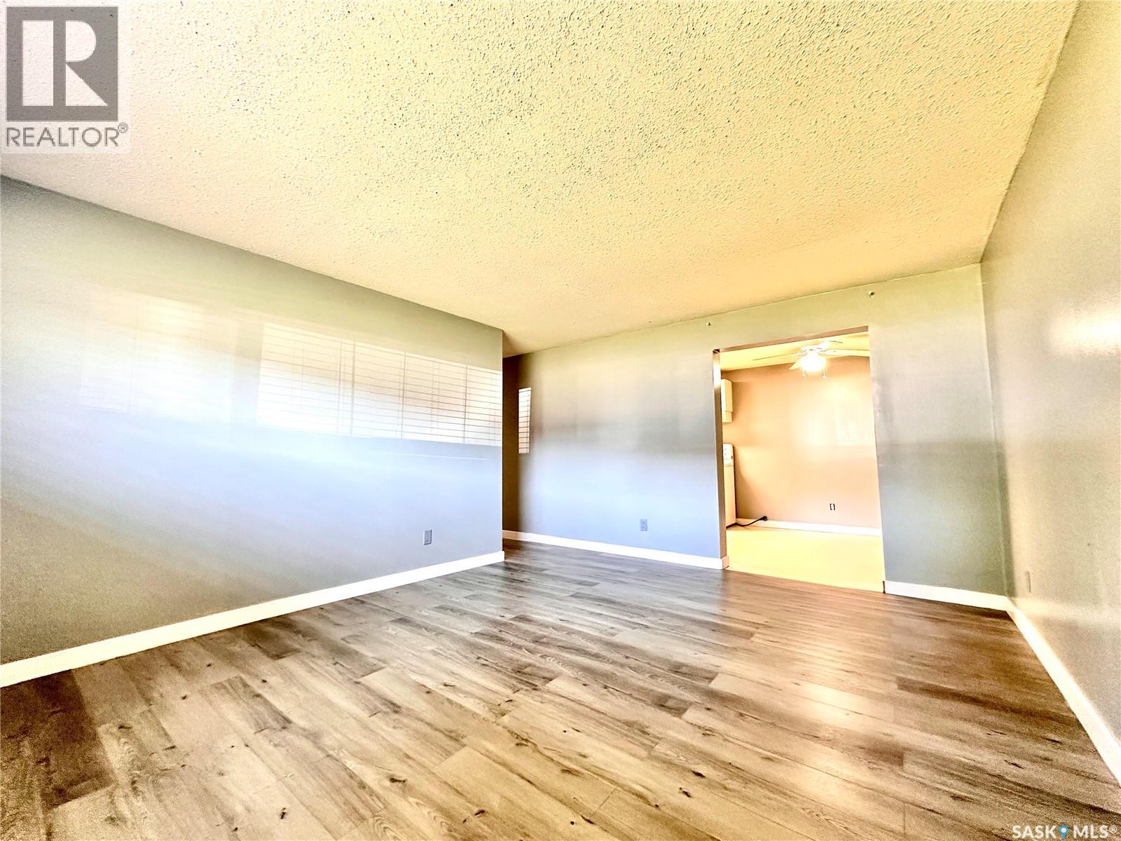 #4 3625 Chaben PLACE - 2