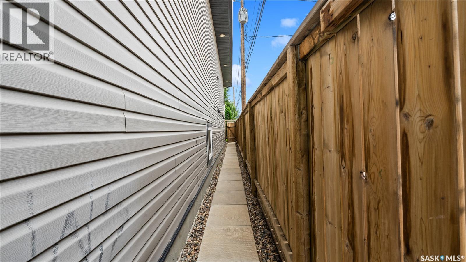 110 S AVENUE S - 34