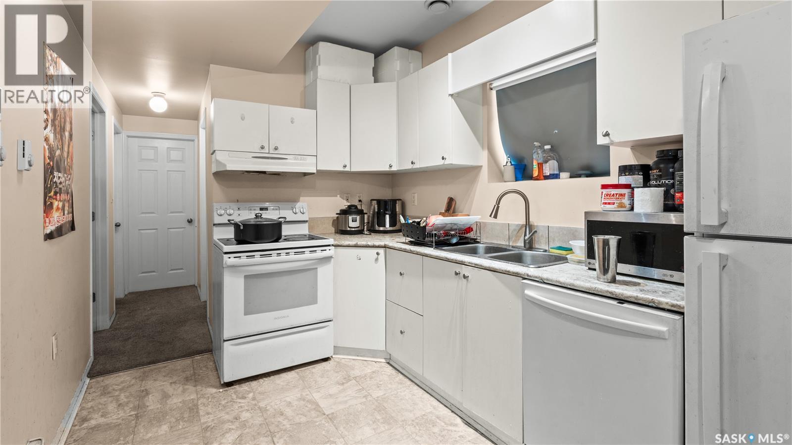 110 S AVENUE S - 36