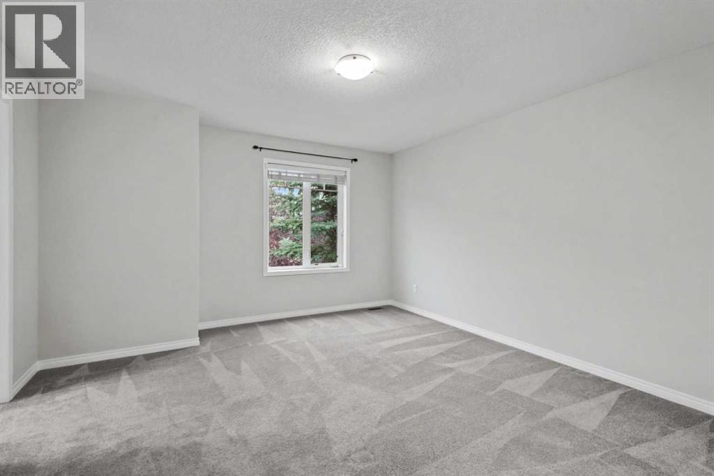 127 Prestwick Villas SE - 15