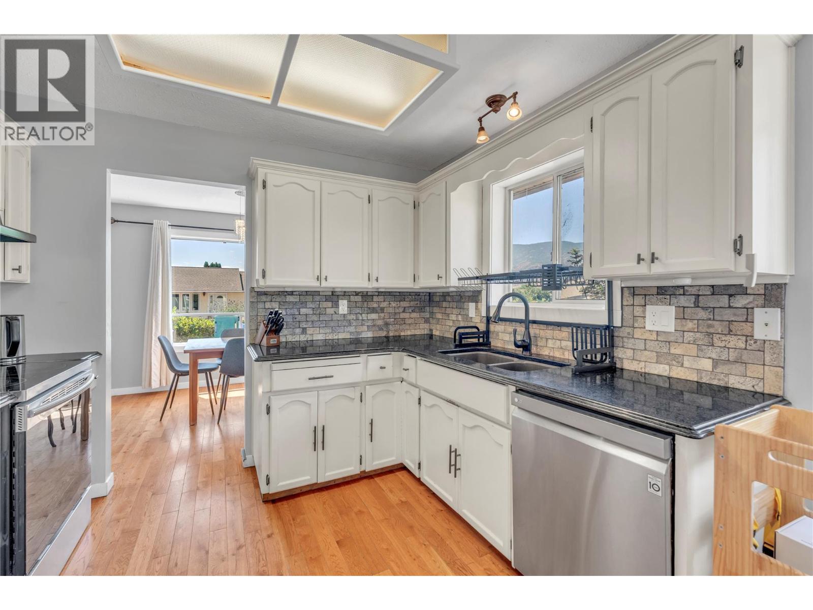 299 Roy Avenue - 7