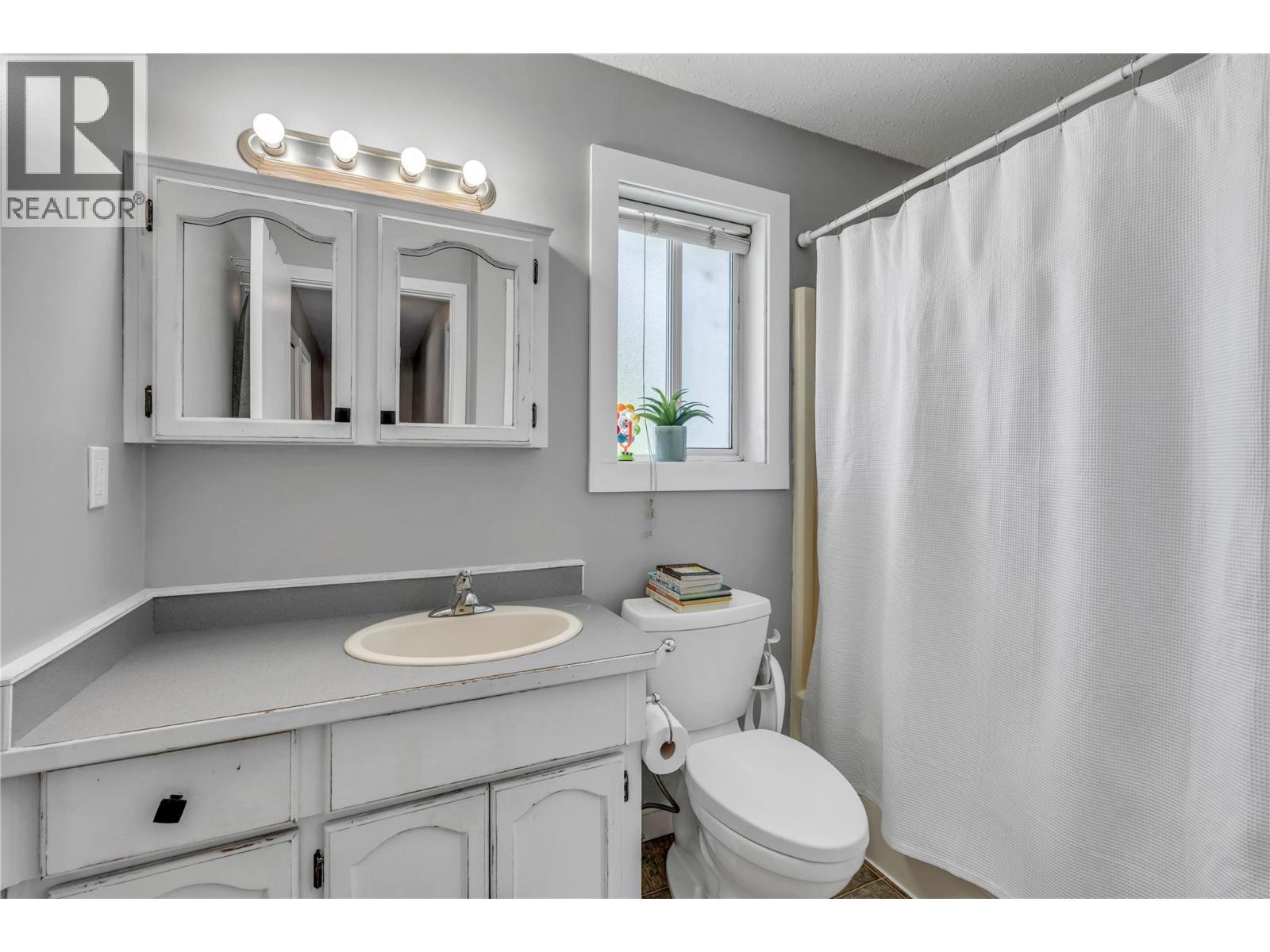 299 Roy Avenue - 22