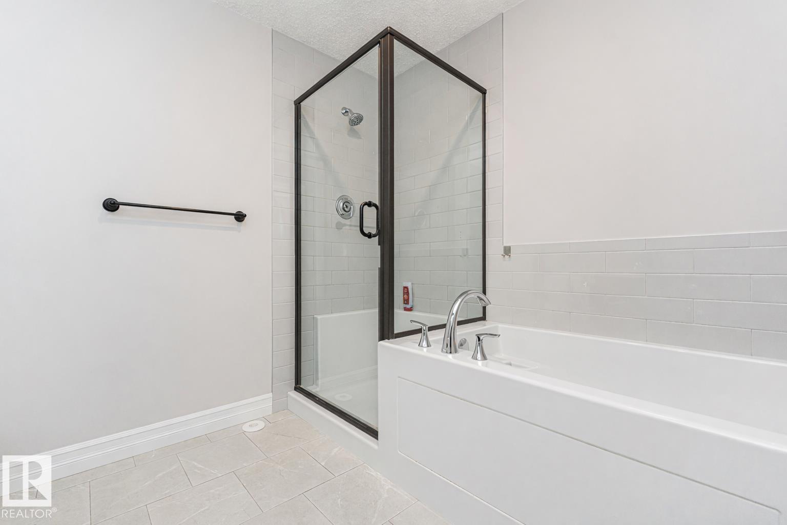8744 223 ST NW NW - Image 25
