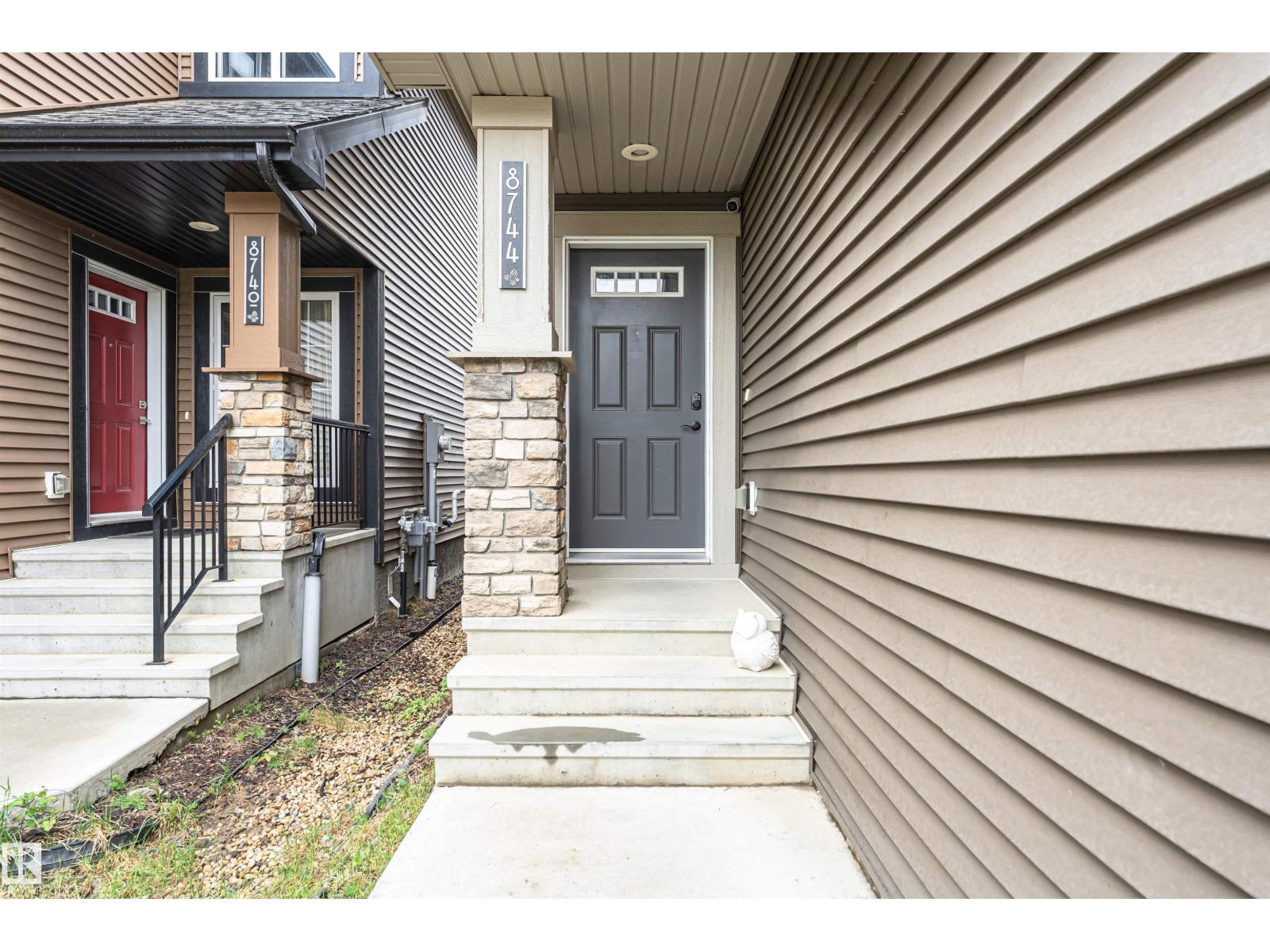 8744 223 ST NW NW - 2