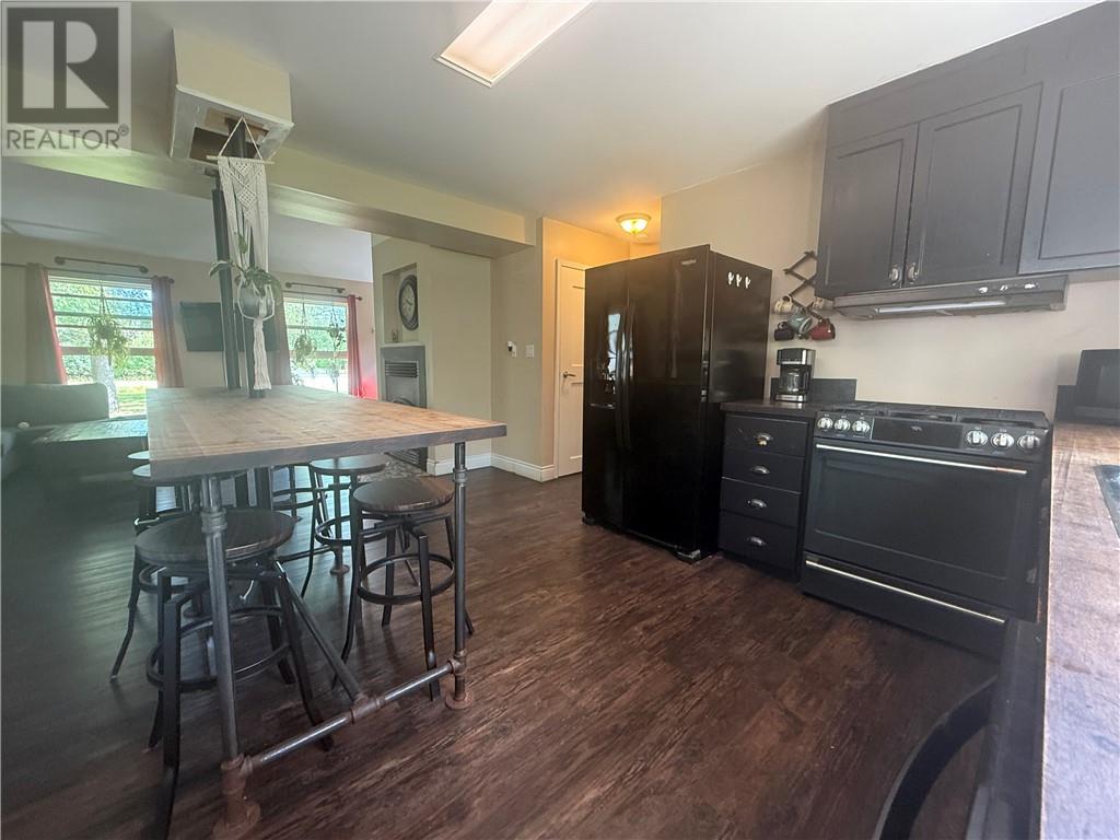 162 Riverside Drive W - 7