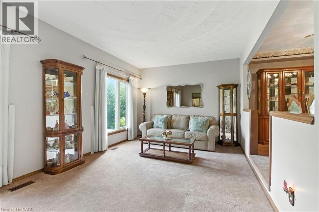 39 MEGNA Court - 16