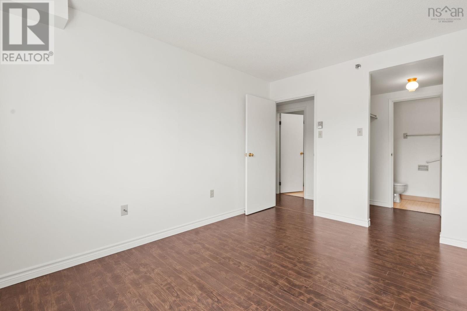 Property 27 of 38 of 325 45 Vimy Avenue