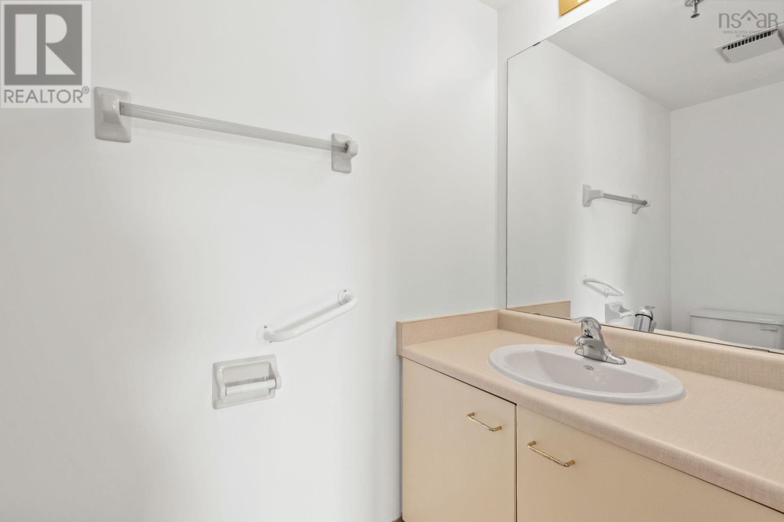 #325 45 Vimy Avenue - 30