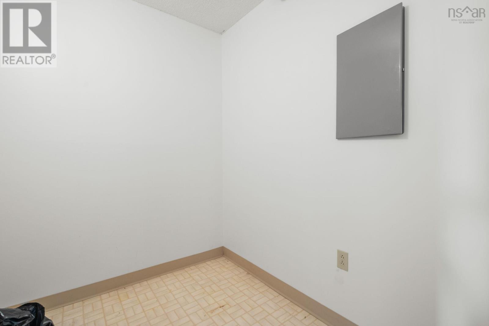 #325 45 Vimy Avenue - 31
