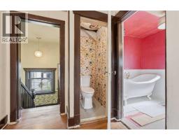 Primary Bedroom - 1316 15 Street Nw, Calgary, AB T2N2B6 Photo 15